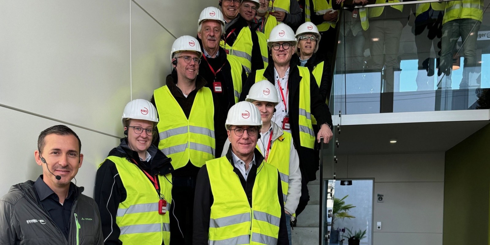 Zum Auftakt der Mitgliederversammlung führte Geschäftsführer Jörg Rinninger die Syspro-Mitglieder durch sein Betonwerk. Foto: Betonwerk Hans Rinninger u. Sohn