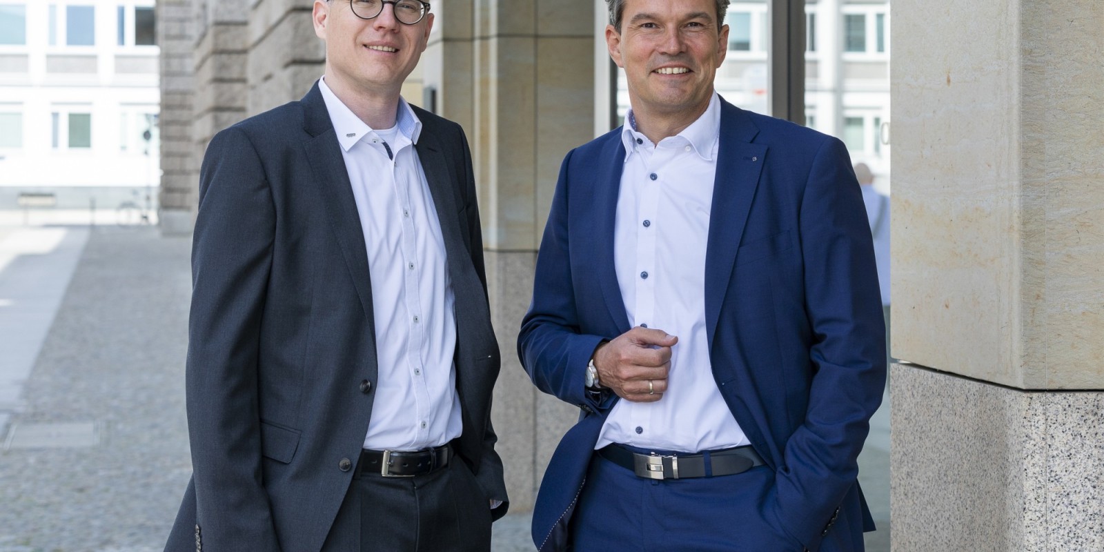 Matthias Schurig (re.), Vorstand des Syspro-Gruppe Betonbauteile e.V. und Geschäftsführer im Betonwerk Oschatz und Dr.-Ing. Thomas Kranzler, Geschäftsführer der Syspro.